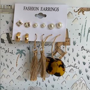 3/$25 🥃Set of 6 earrings🥃